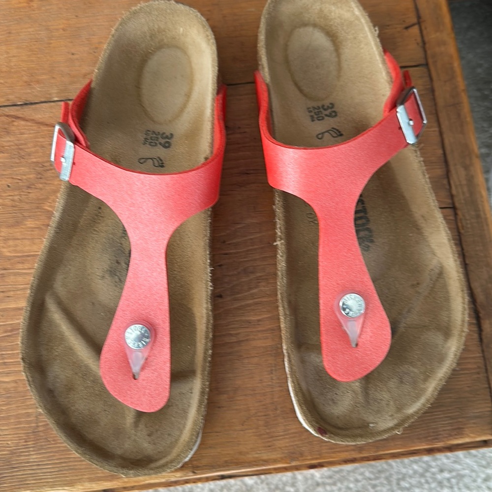 Birkenstock Gizeh thong sandal Nantucket red color
